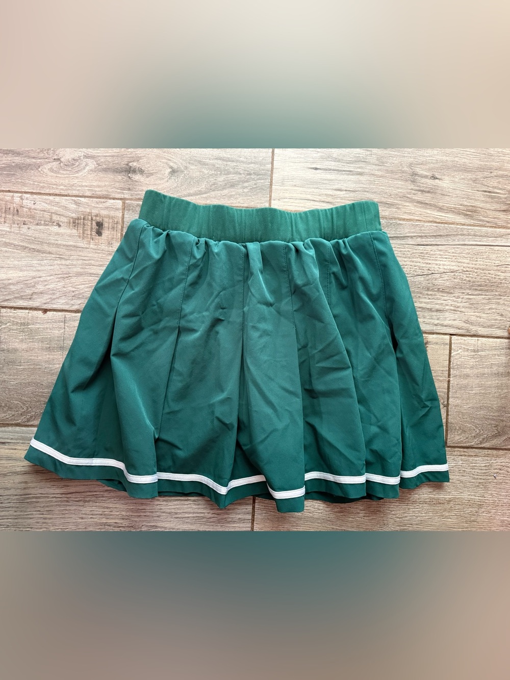 Varley Green Pleated Athletic Skirt with White Trim